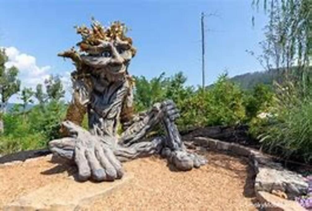 1 Mi To Dollywood Mins To All Attractions & Gsmnp Sevierville Buitenkant foto